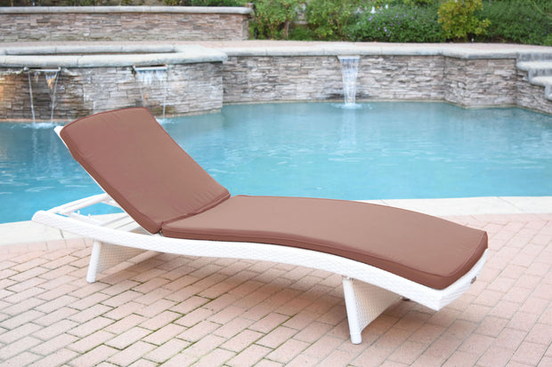White Wicker Adjustable Chaise Lounger with Hunter Green Cushion