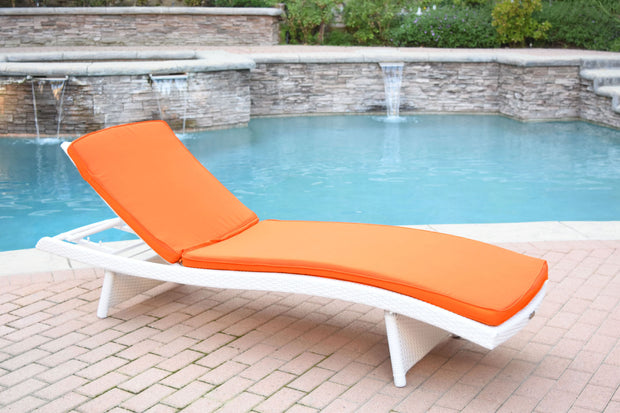 White Wicker Adjustable Chaise Lounger with Hunter Green Cushion